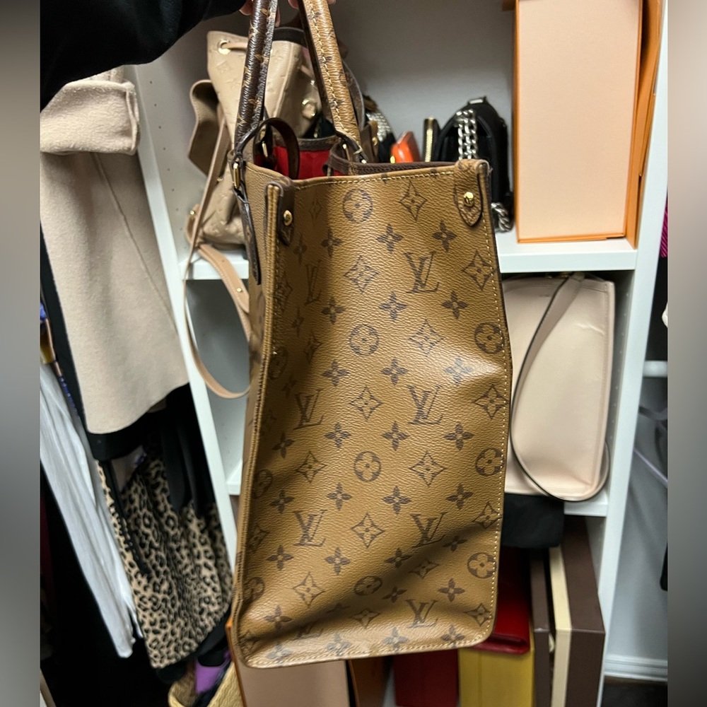Louis Vuitton ONTHEGO MM